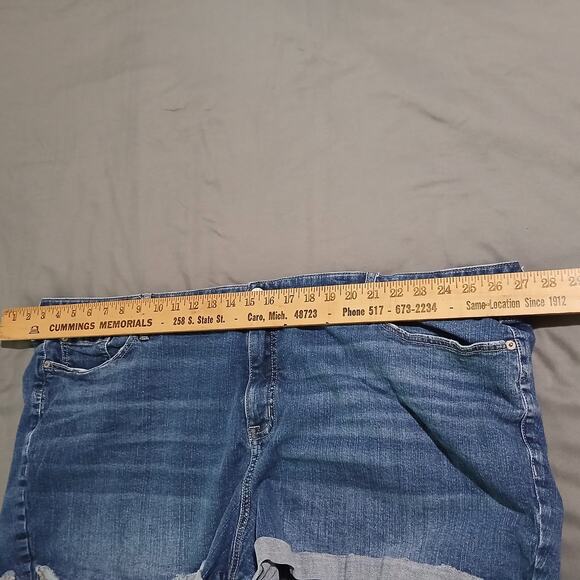 Torrid Jean Cut-Offs 30 AND Lane Bryant Khaki shorts 28-easy care plus size - Picture 10 of 15